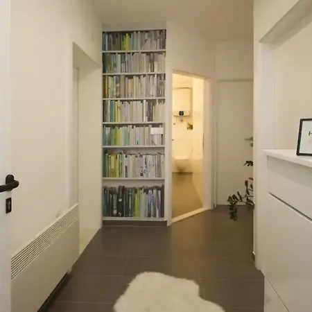 아파트 Wunderschoene In Strandnaehe By Interhome 마카르스카
